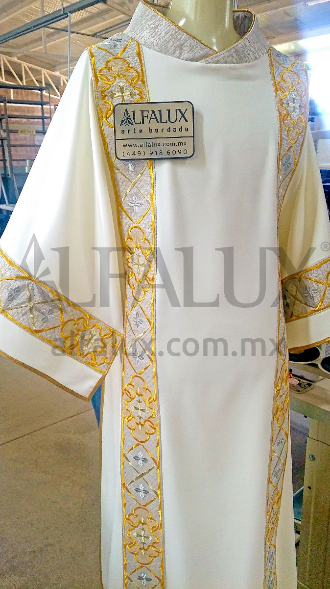 02 ROYAL Blanco Dalmática Brocado Doble Raya Mangas 343